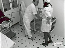Cámara espía con enfermera