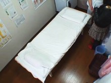 El intenso masaje con cámara y follada de coño para una adolescente asiática