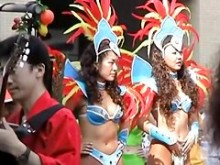 Las chicas asiáticas sacuden sus tetas en el DVD del festival de la ciudad DSAM-02